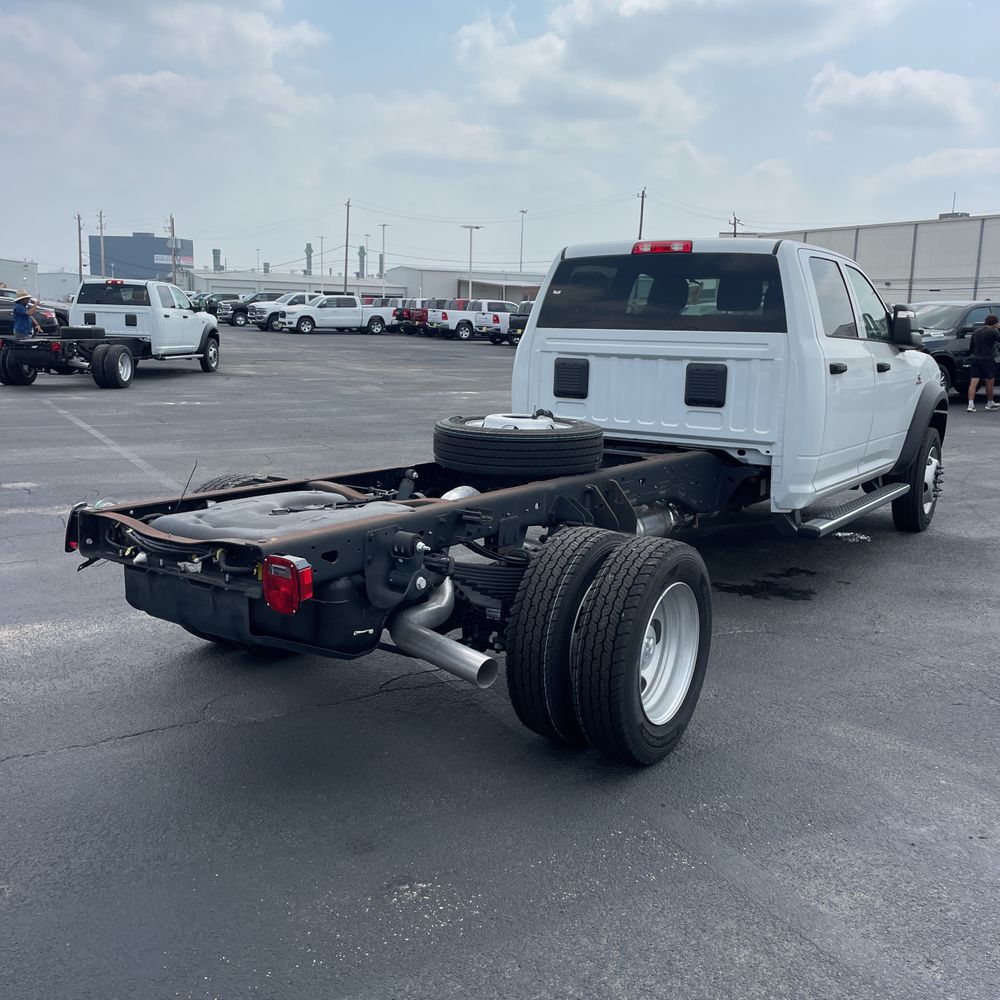 2024 Ram 5500 Chassis Tradesman/SLT/Laramie/Limited