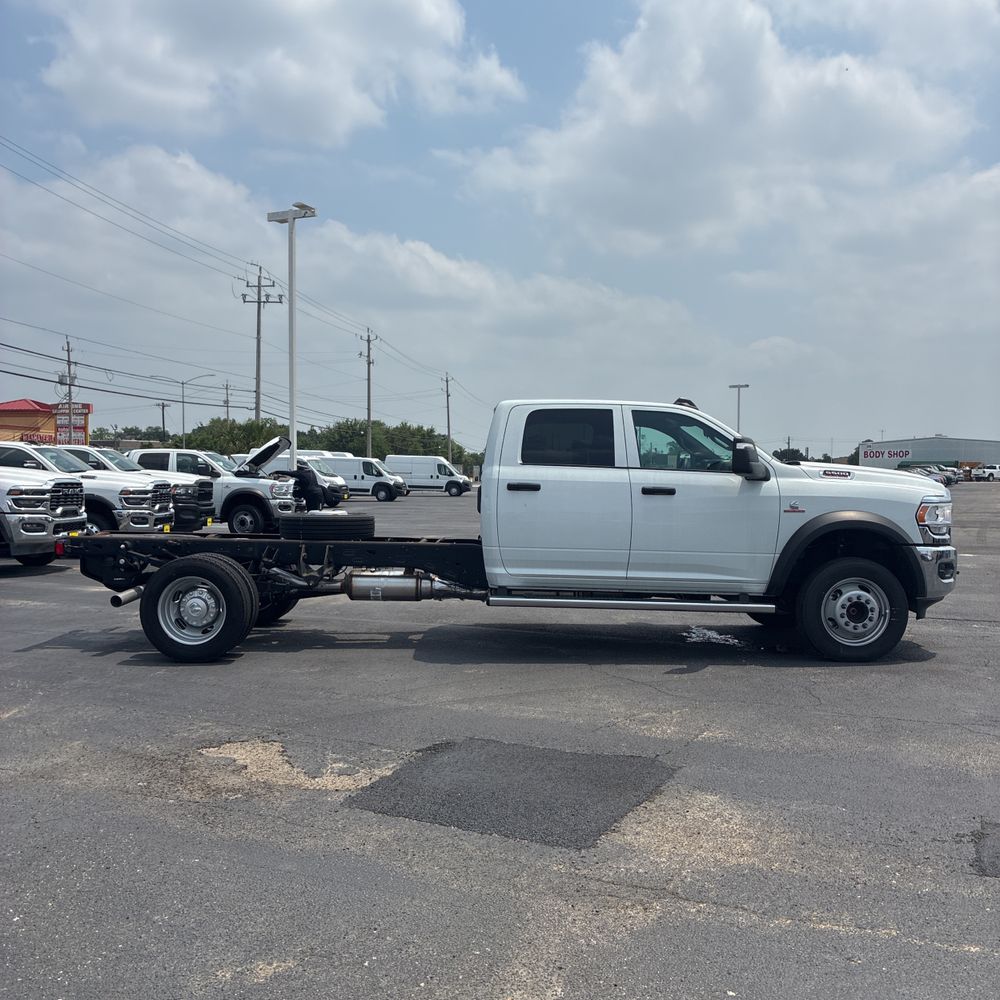 2024 Ram 5500 Chassis Tradesman/SLT/Laramie/Limited