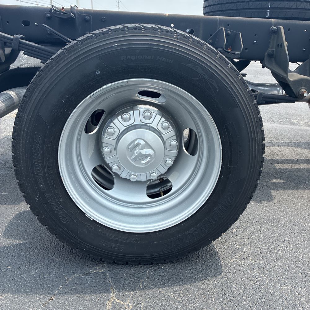 2024 Ram 5500 Chassis Tradesman/SLT/Laramie/Limited