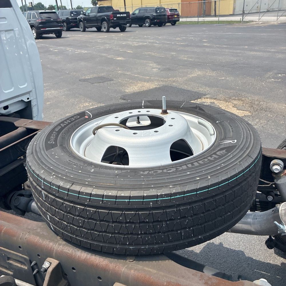 2024 Ram 5500 Chassis Tradesman/SLT/Laramie/Limited
