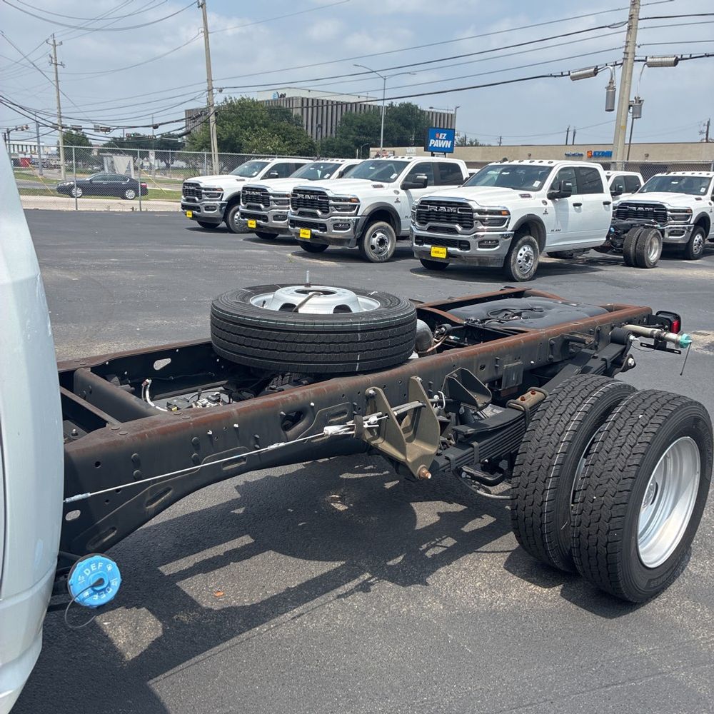 2024 Ram 5500 Chassis Tradesman/SLT/Laramie/Limited