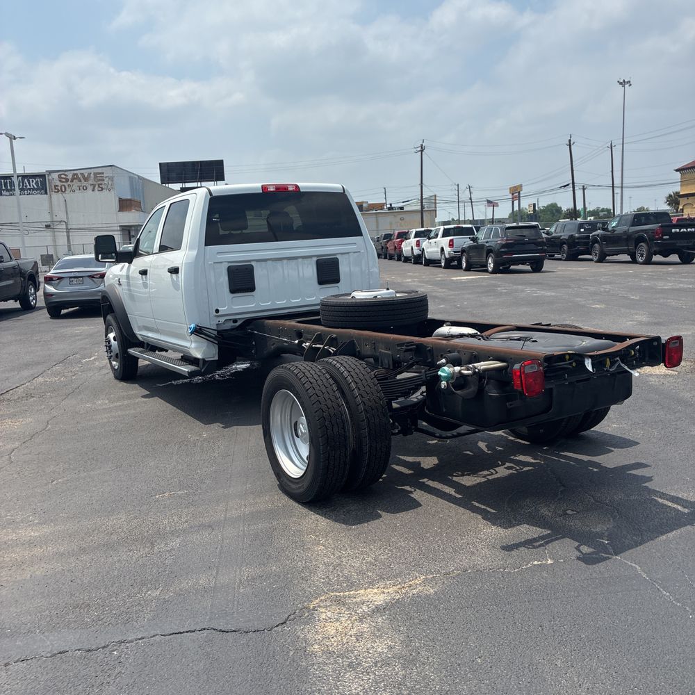 2024 Ram 5500 Chassis Tradesman/SLT/Laramie/Limited