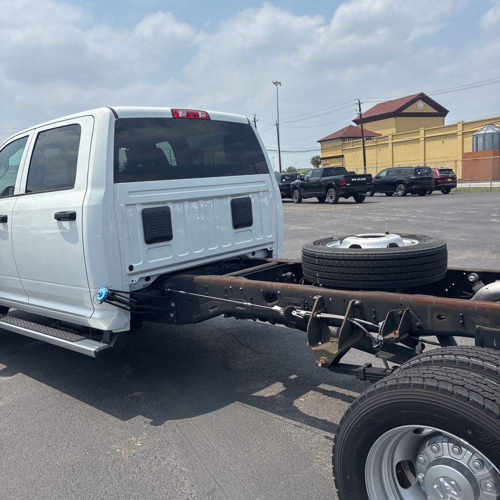 2024 Ram 5500 Chassis Tradesman/SLT/Laramie/Limited