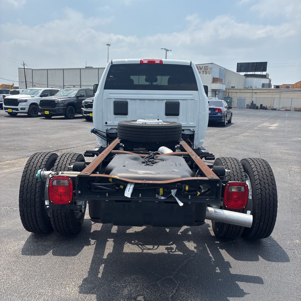 2024 Ram 5500 Chassis Tradesman/SLT/Laramie/Limited