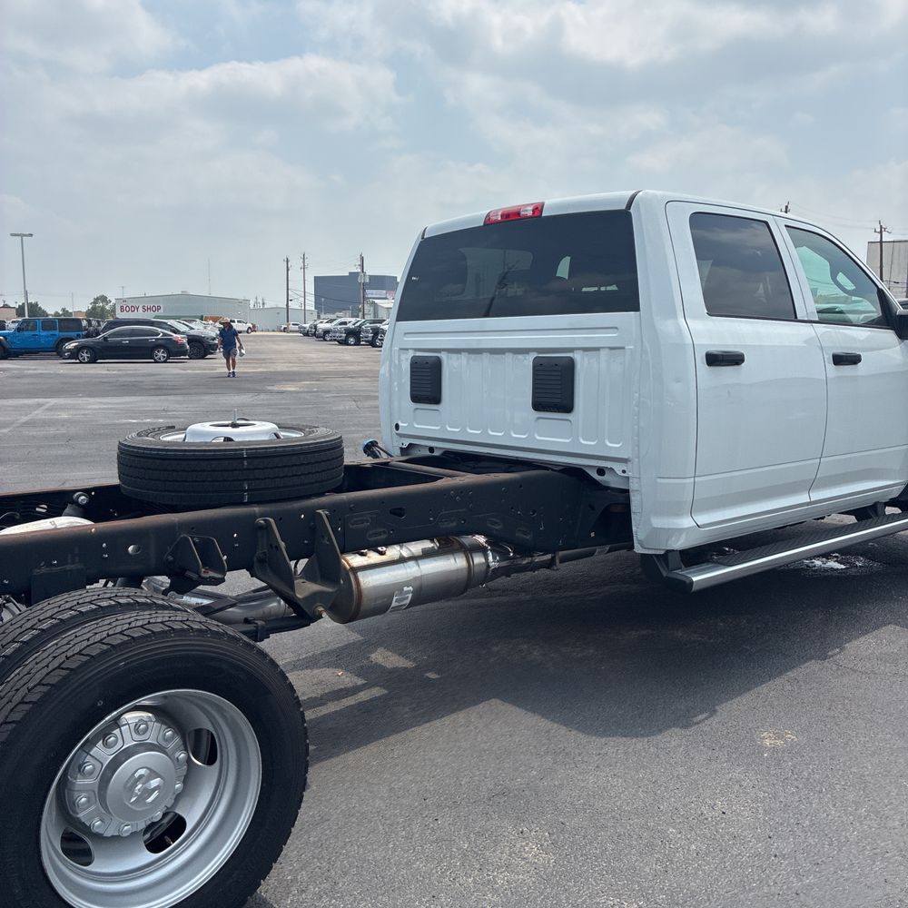 2024 Ram 5500 Chassis Tradesman/SLT/Laramie/Limited