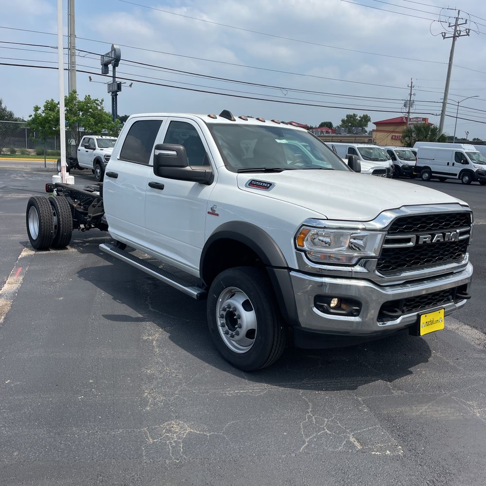2024 Ram 5500 Chassis Tradesman/SLT/Laramie/Limited