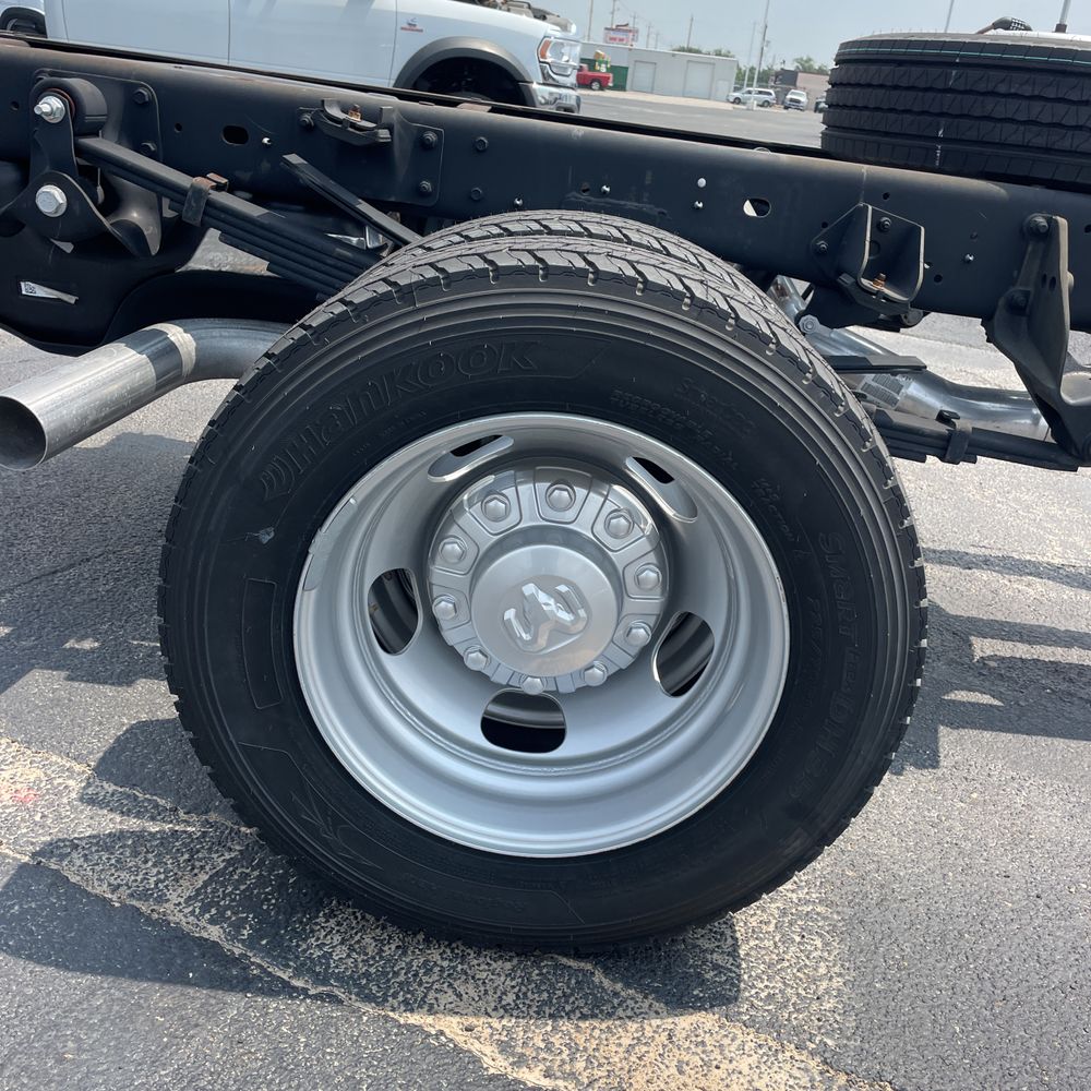 2024 Ram 5500 Chassis Tradesman/SLT/Laramie/Limited