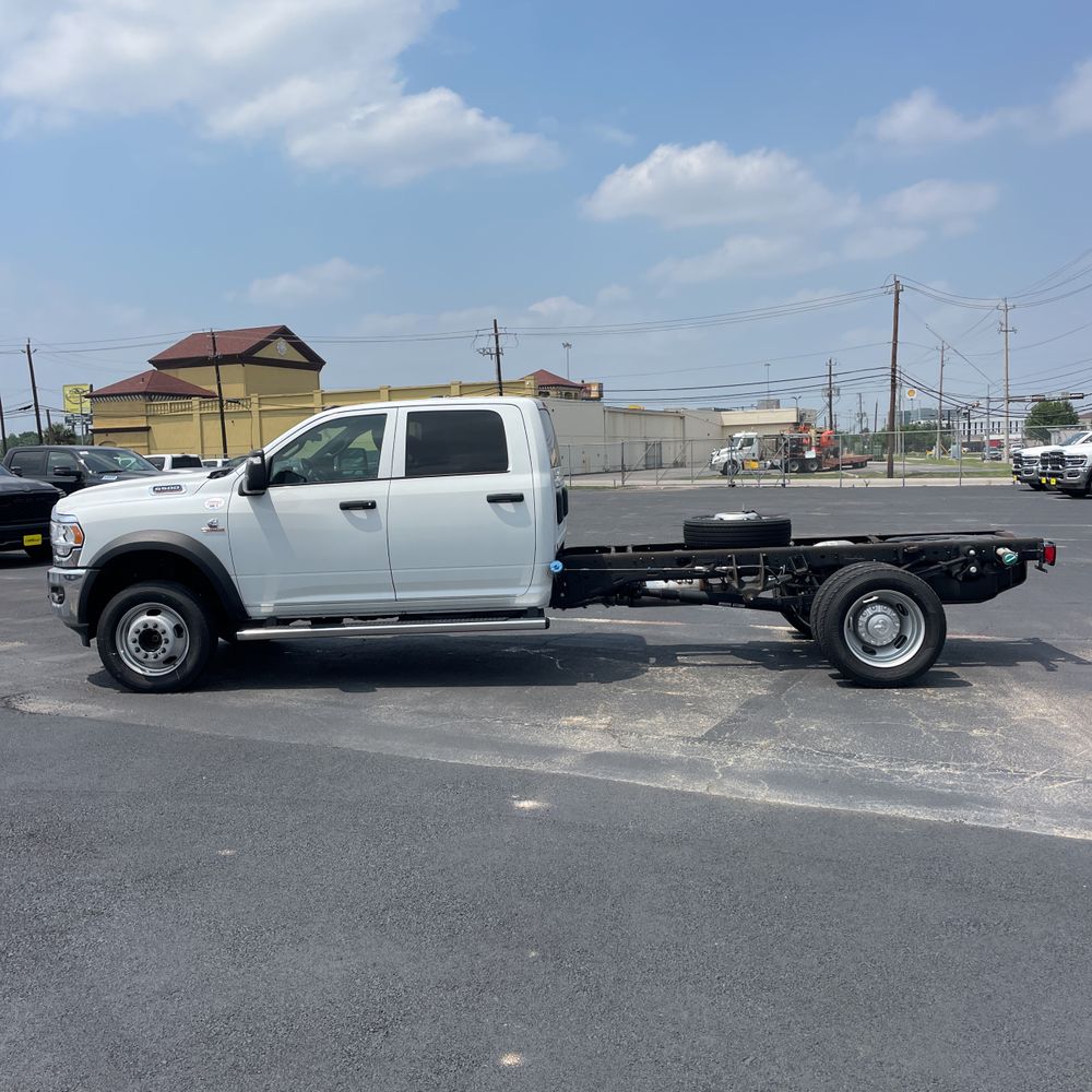 2024 Ram 5500 Chassis Tradesman/SLT/Laramie/Limited