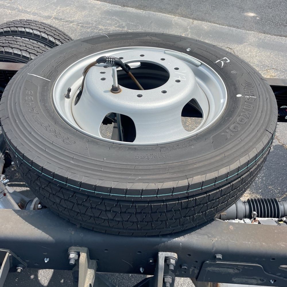 2024 Ram 5500 Chassis Tradesman/SLT/Laramie/Limited
