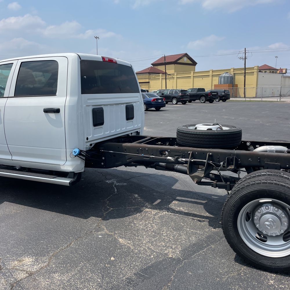 2024 Ram 5500 Chassis Tradesman/SLT/Laramie/Limited