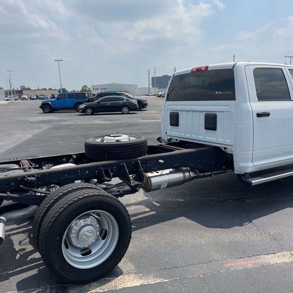 2024 Ram 5500 Chassis Tradesman/SLT/Laramie/Limited