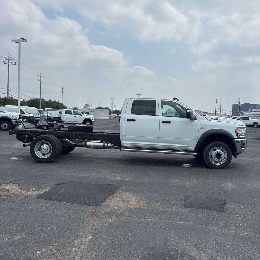 2024 Ram 5500 Chassis Tradesman/SLT/Laramie/Limited