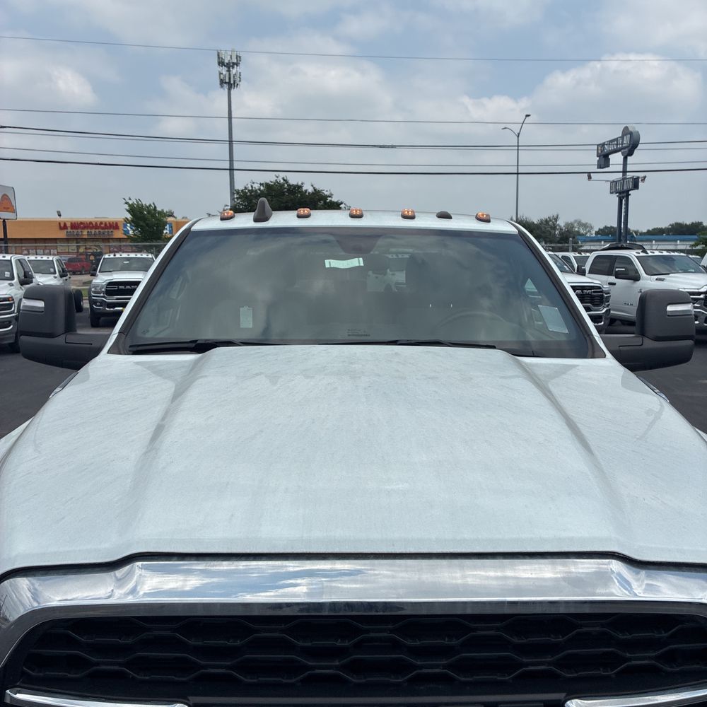 2024 Ram 5500 Chassis Tradesman/SLT/Laramie/Limited