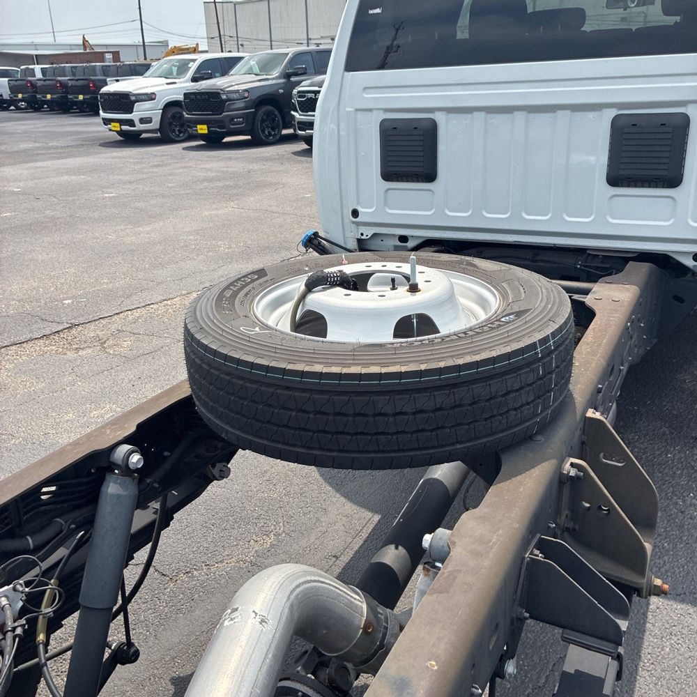 2024 Ram 5500 Chassis Tradesman/SLT/Laramie/Limited