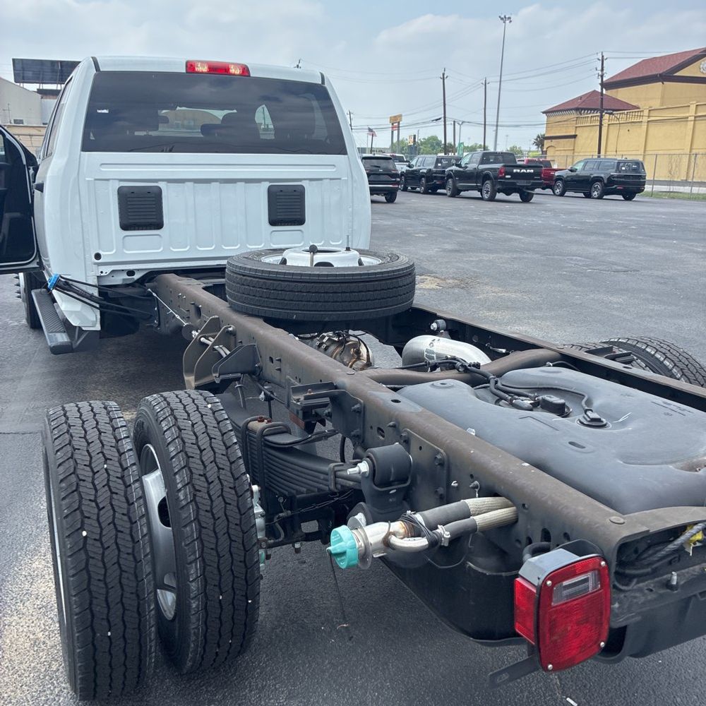 2024 Ram 5500 Chassis Tradesman/SLT/Laramie/Limited