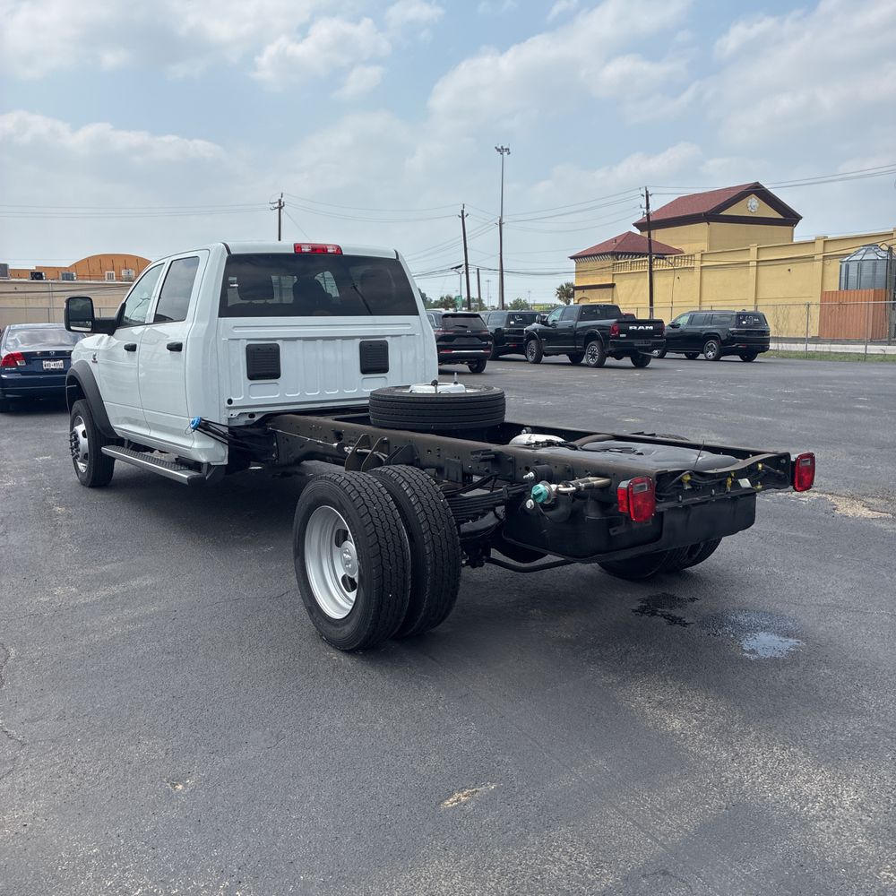 2024 Ram 5500 Chassis Tradesman/SLT/Laramie/Limited