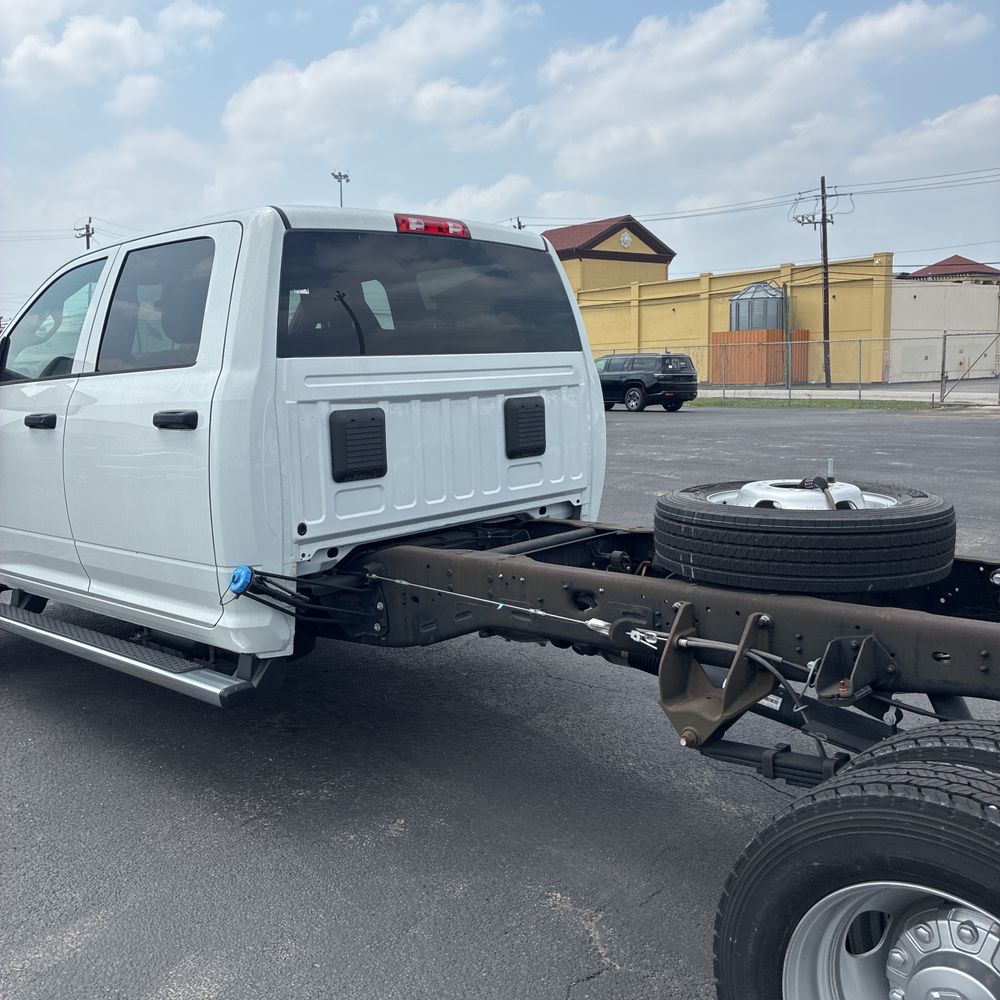 2024 Ram 5500 Chassis Tradesman/SLT/Laramie/Limited