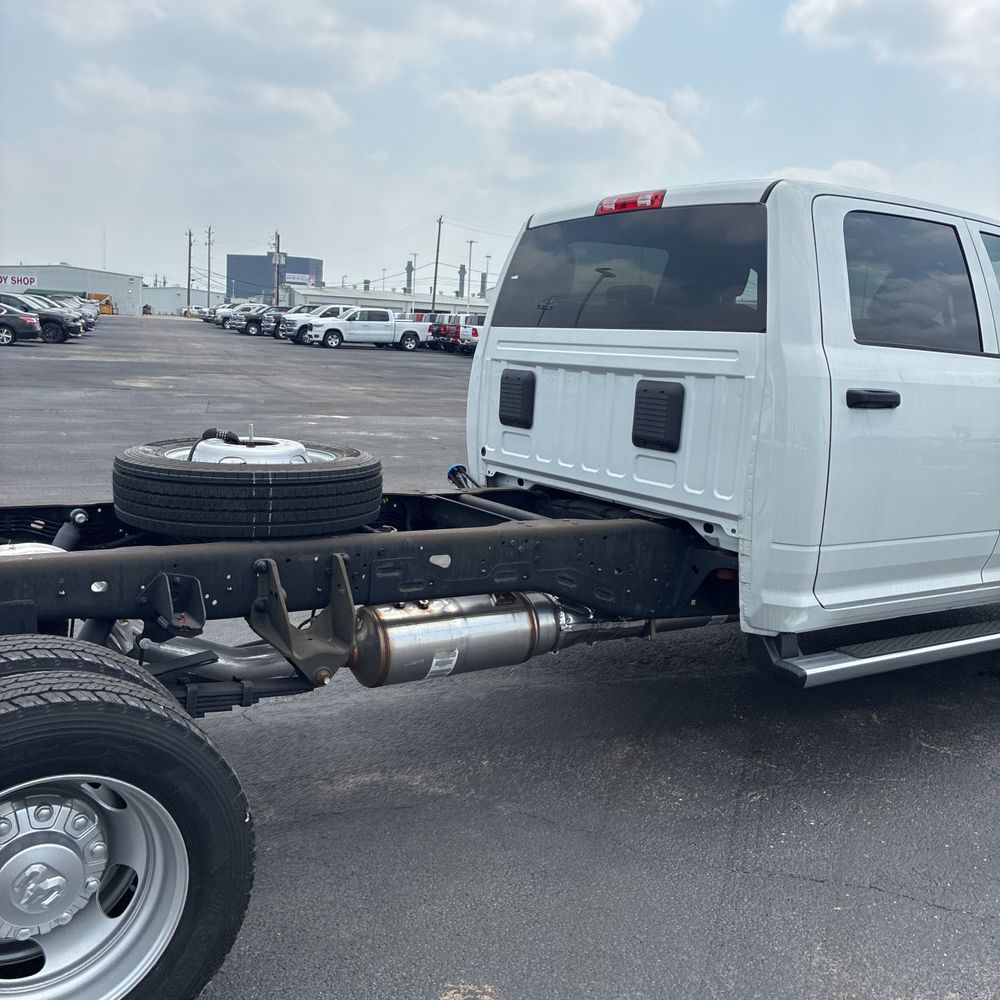 2024 Ram 5500 Chassis Tradesman/SLT/Laramie/Limited