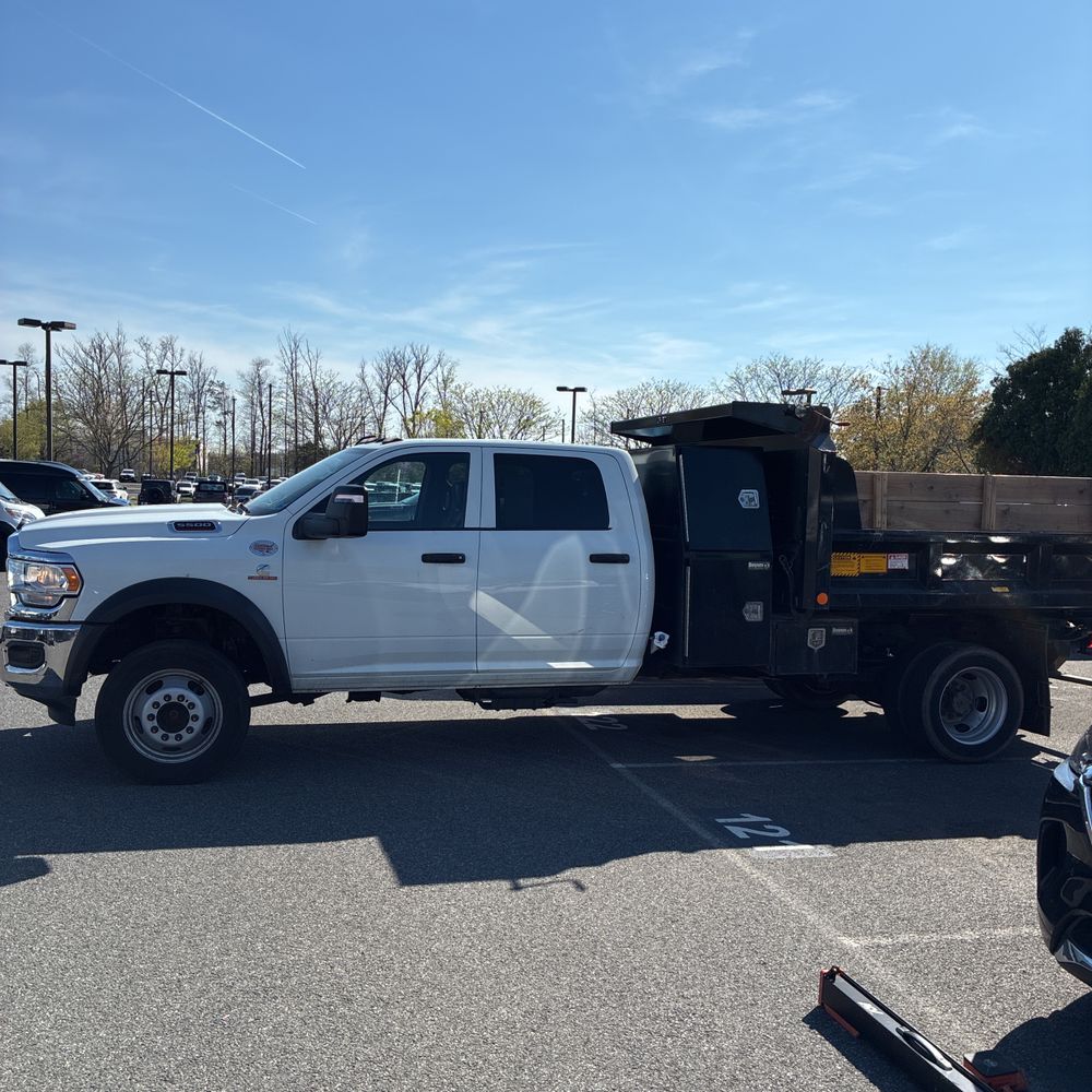 2024 Ram 5500 Chassis Tradesman/SLT/Laramie/Limited
