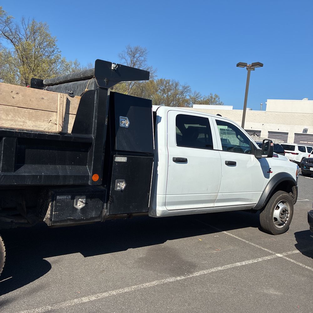 2024 Ram 5500 Chassis Tradesman/SLT/Laramie/Limited