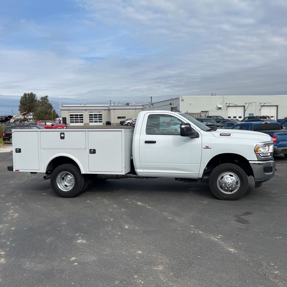 2024 Ram 3500 Cab/Chassis Tradesman