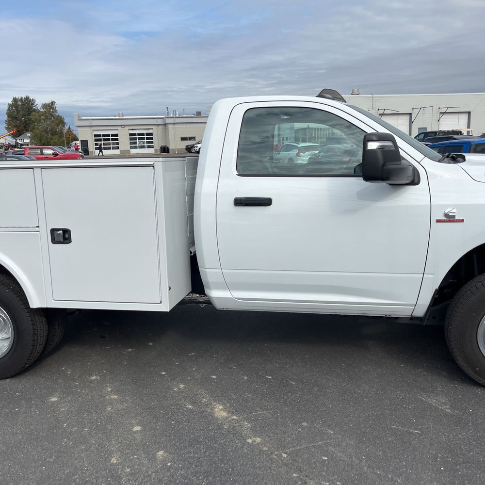 2024 Ram 3500 Cab/Chassis Tradesman