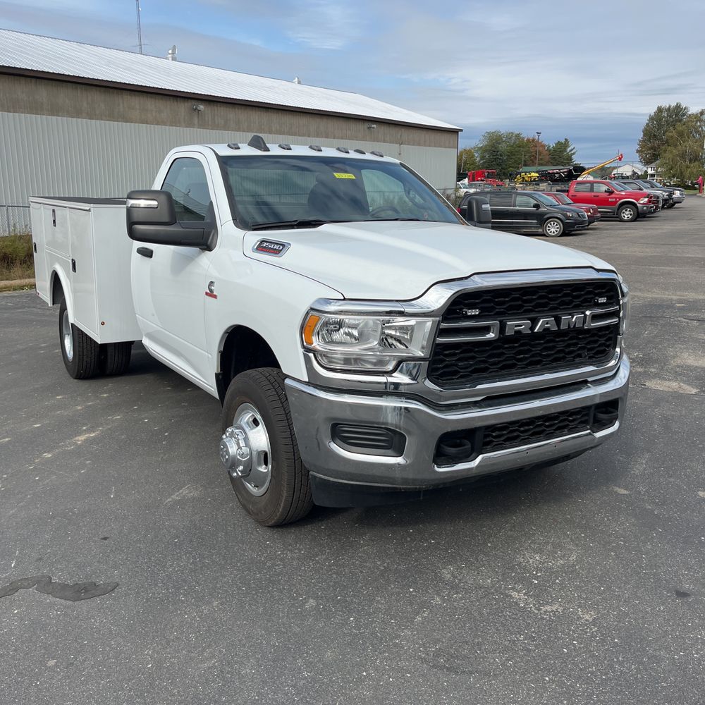 2024 Ram 3500 Cab/Chassis Tradesman