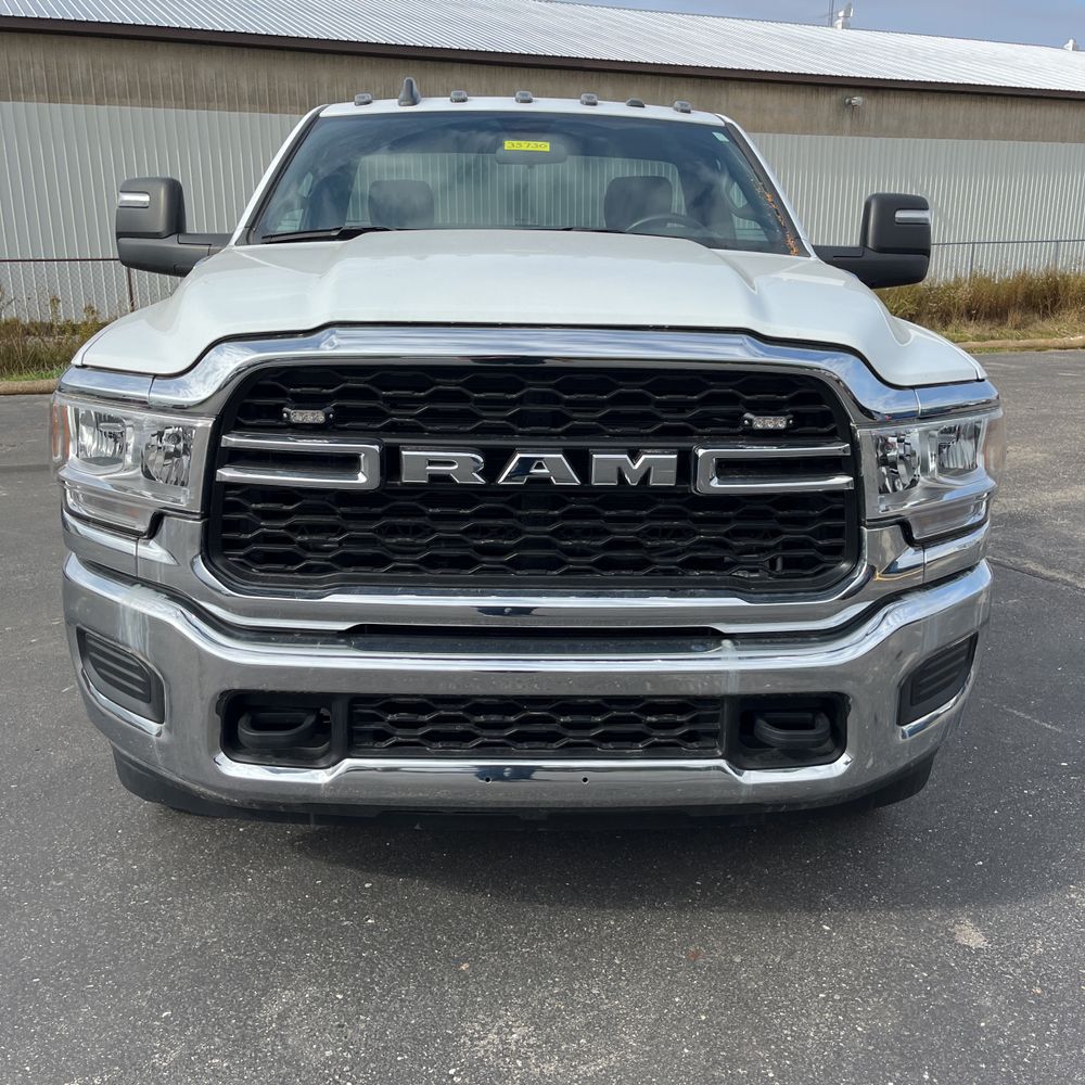 2024 Ram 3500 Cab/Chassis Tradesman