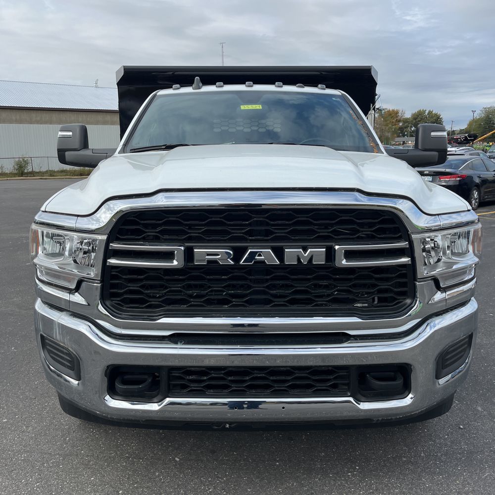 2024 Ram 3500 Cab/Chassis Tradesman