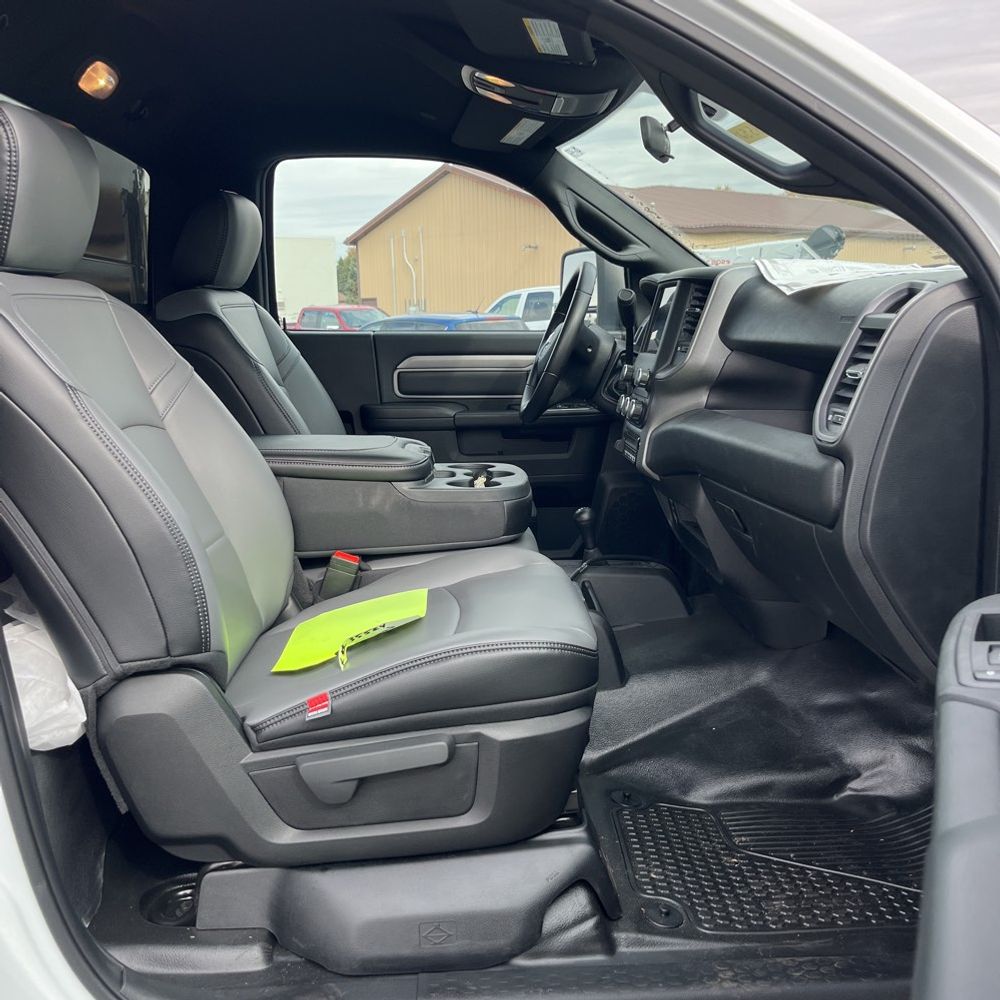 2024 Ram 3500 Cab/Chassis Tradesman