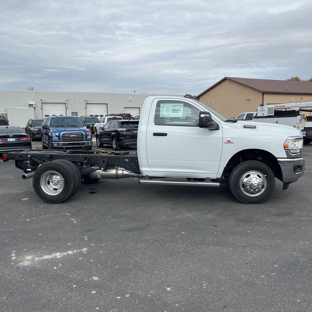2024 Ram 3500 Cab/Chassis Tradesman
