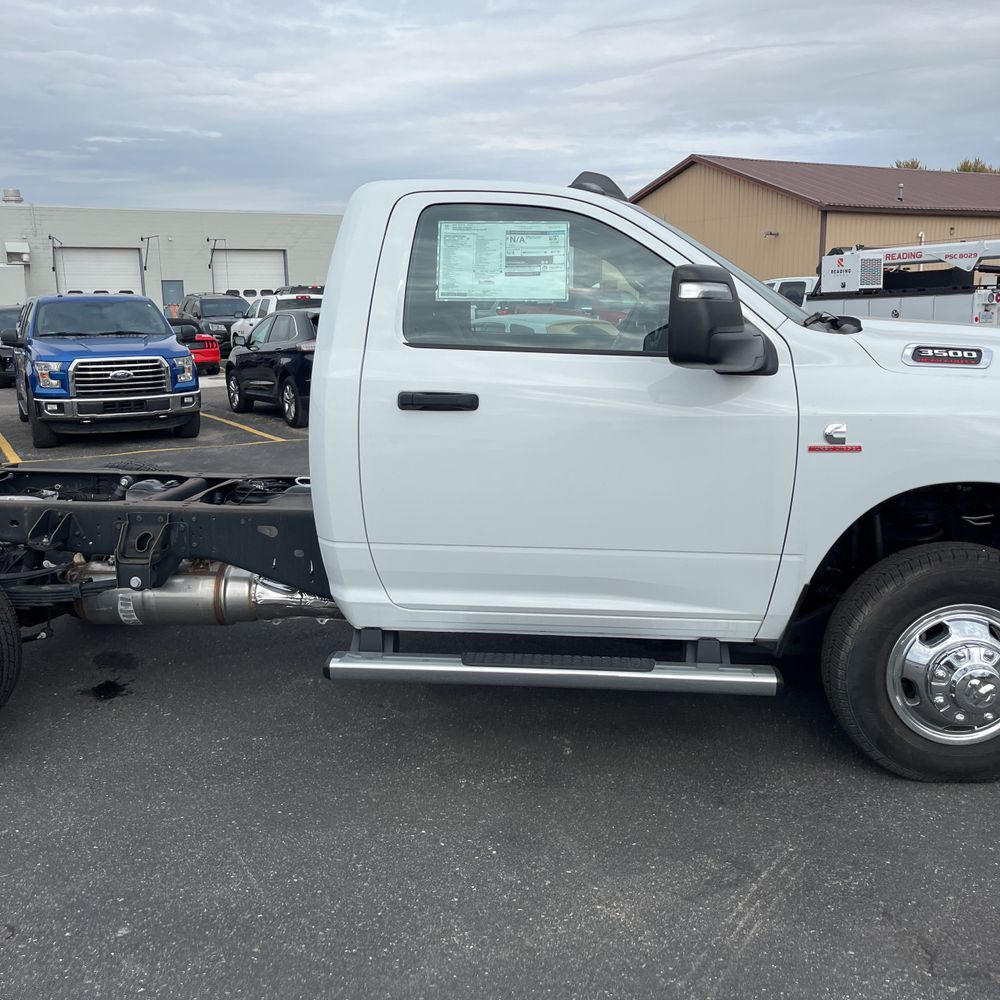 2024 Ram 3500 Cab/Chassis Tradesman