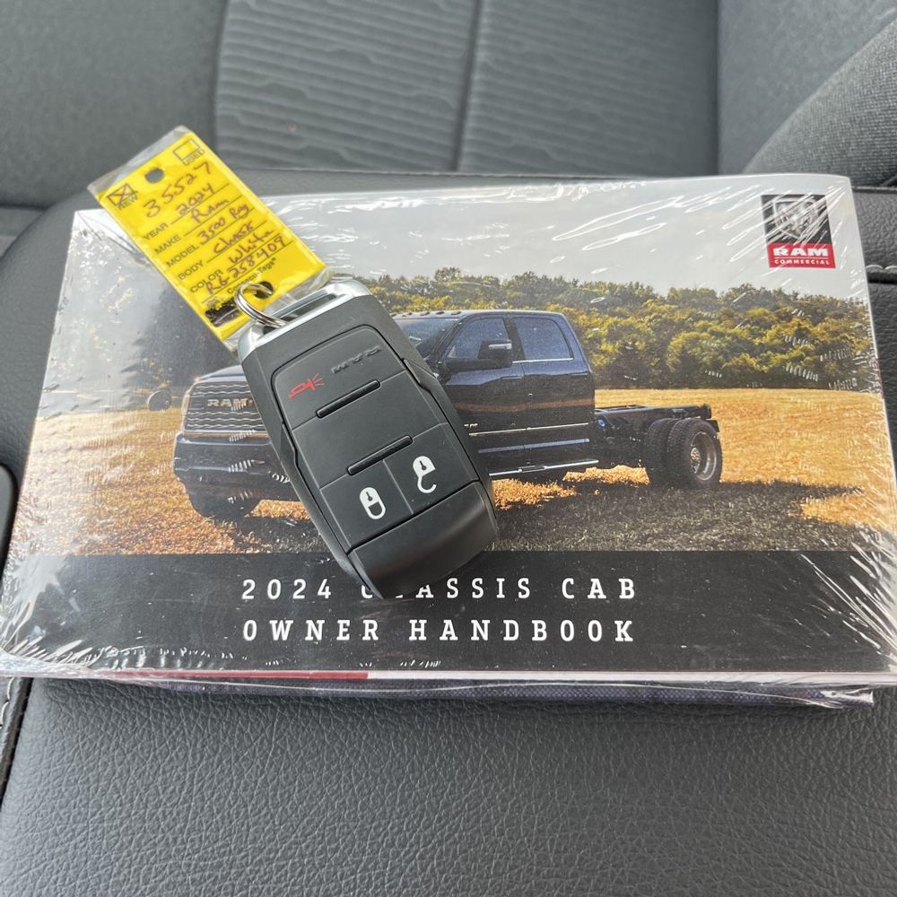 2024 Ram 3500 Cab/Chassis Tradesman