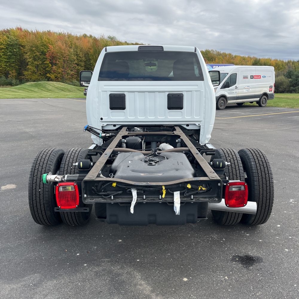 2024 Ram 3500 Cab/Chassis Tradesman
