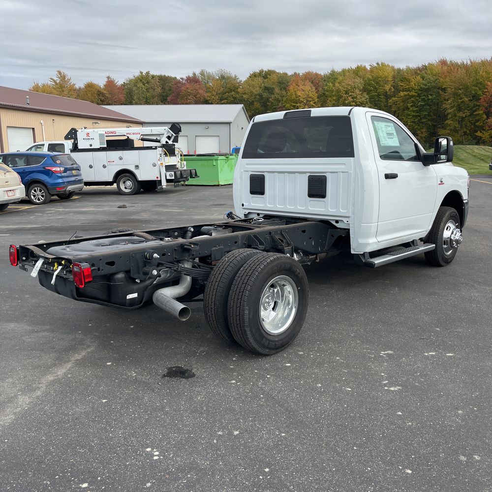 2024 Ram 3500 Cab/Chassis Tradesman