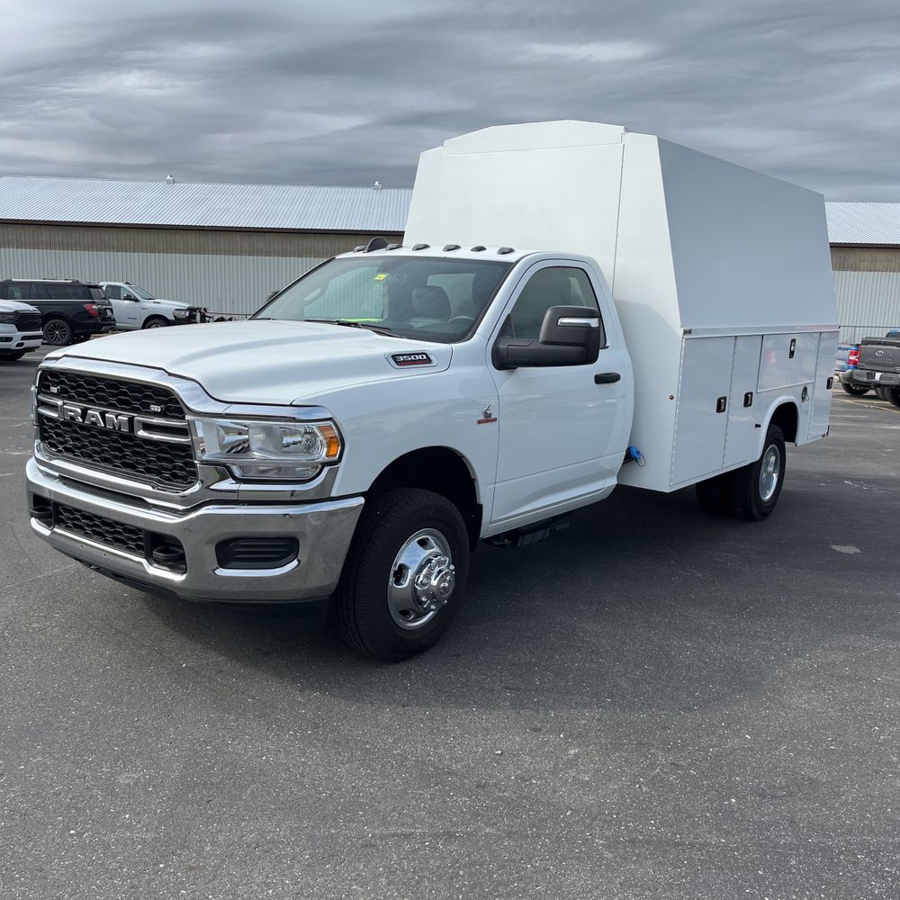 2024 Ram 3500 Cab/Chassis Tradesman