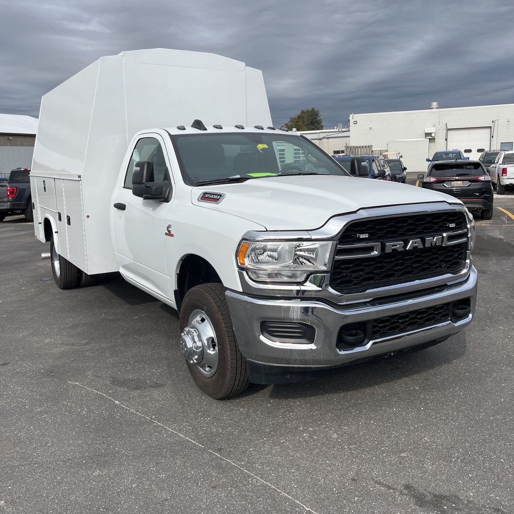 2024 Ram 3500 Cab/Chassis Tradesman