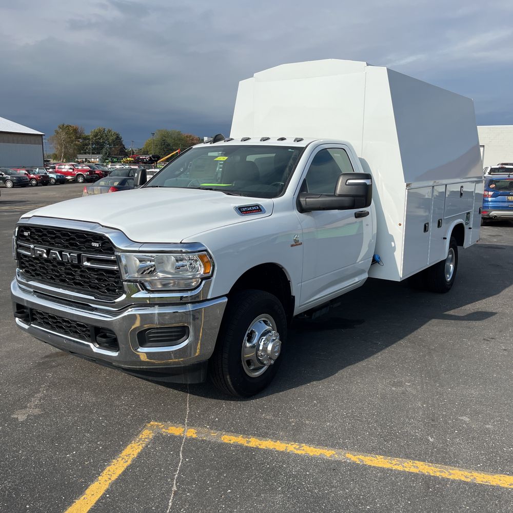 2024 Ram 3500 Cab/Chassis Tradesman