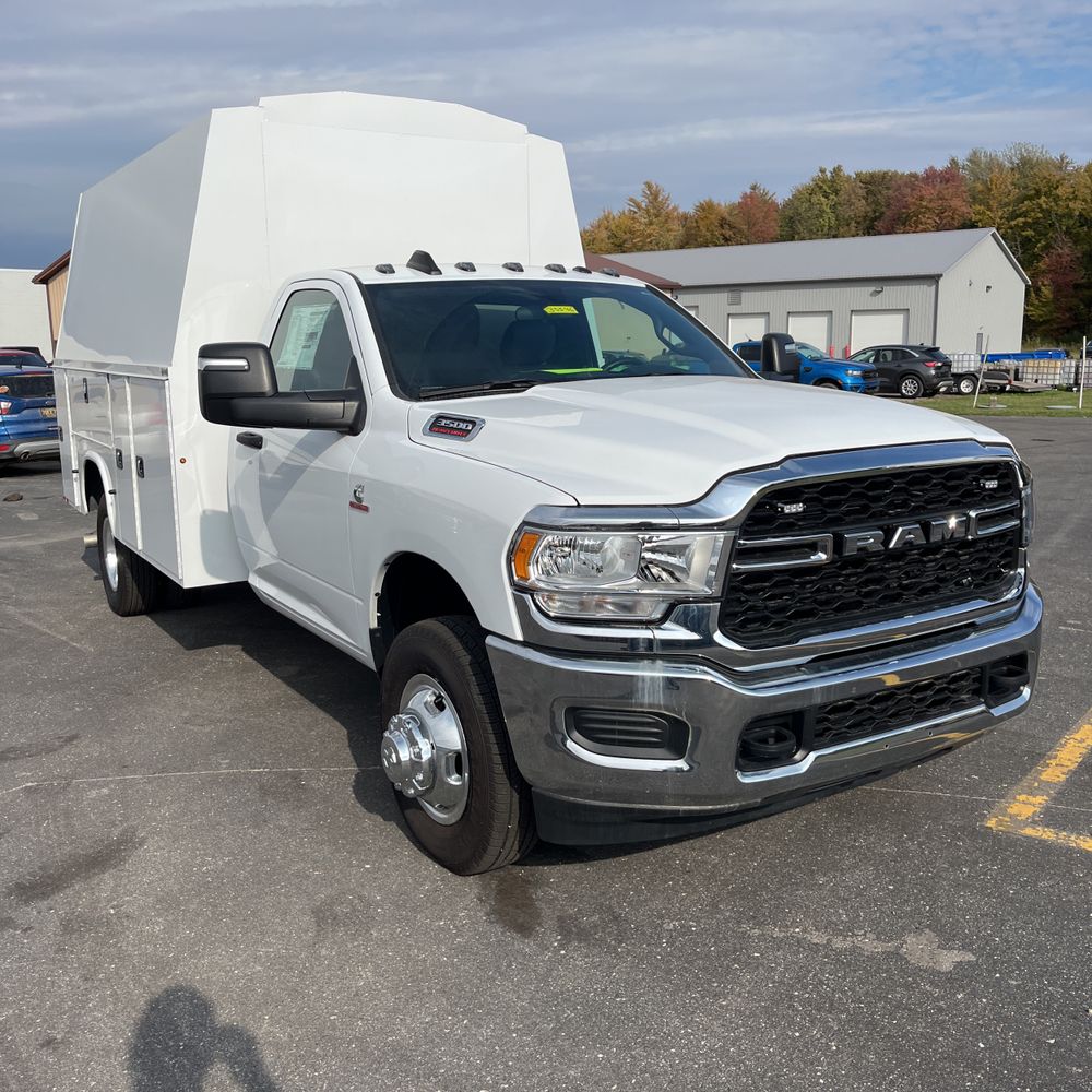 2024 Ram 3500 Cab/Chassis Tradesman