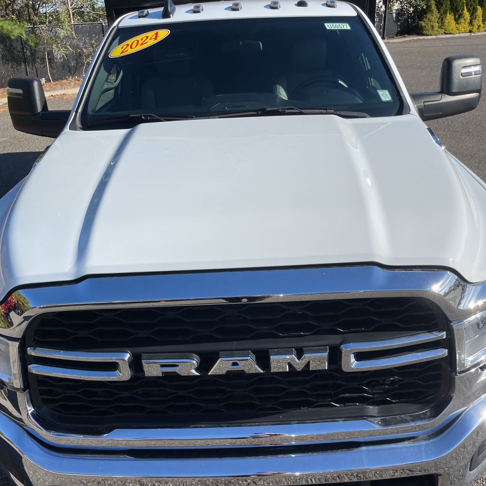 2024 Ram 3500 Cab/Chassis Tradesman