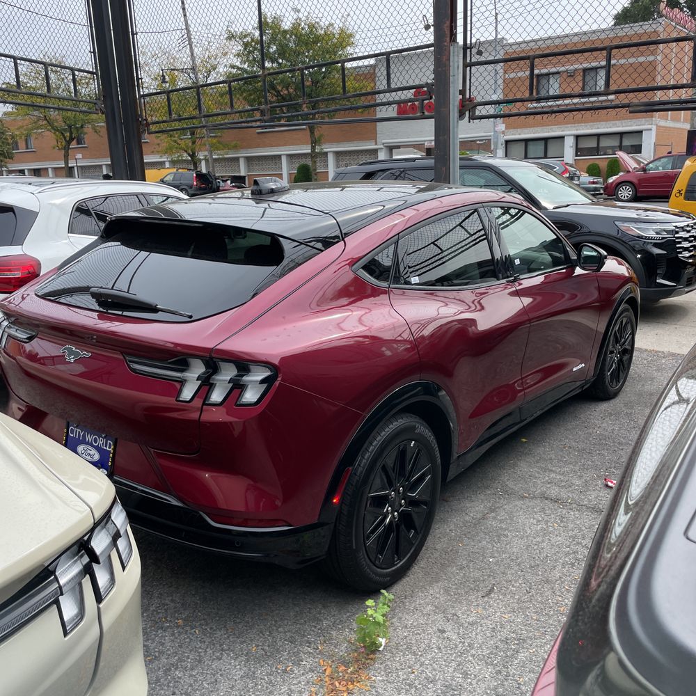 2025 Ford Mustang Mach-E Premium