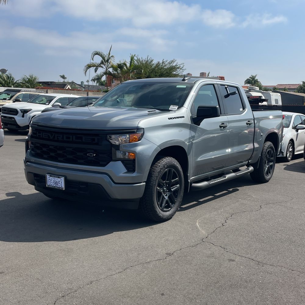 2025 Chevrolet Silverado 1500 Custom