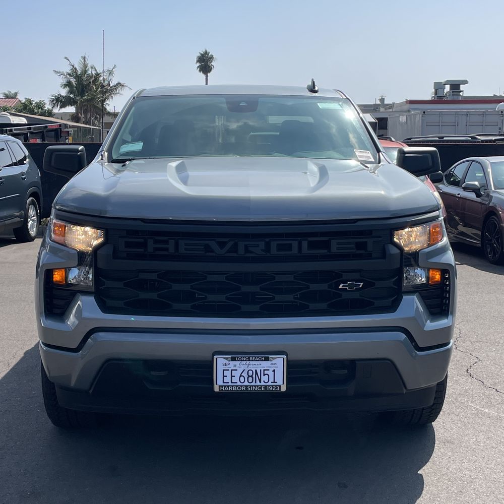 2025 Chevrolet Silverado 1500 Custom