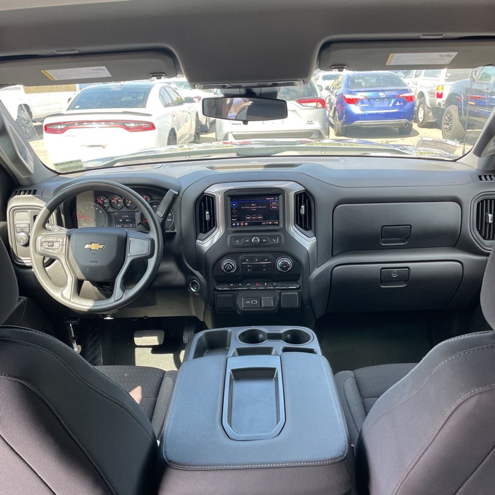 2025 Chevrolet Silverado 1500 Custom