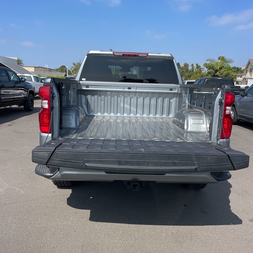 2025 Chevrolet Silverado 1500 Custom