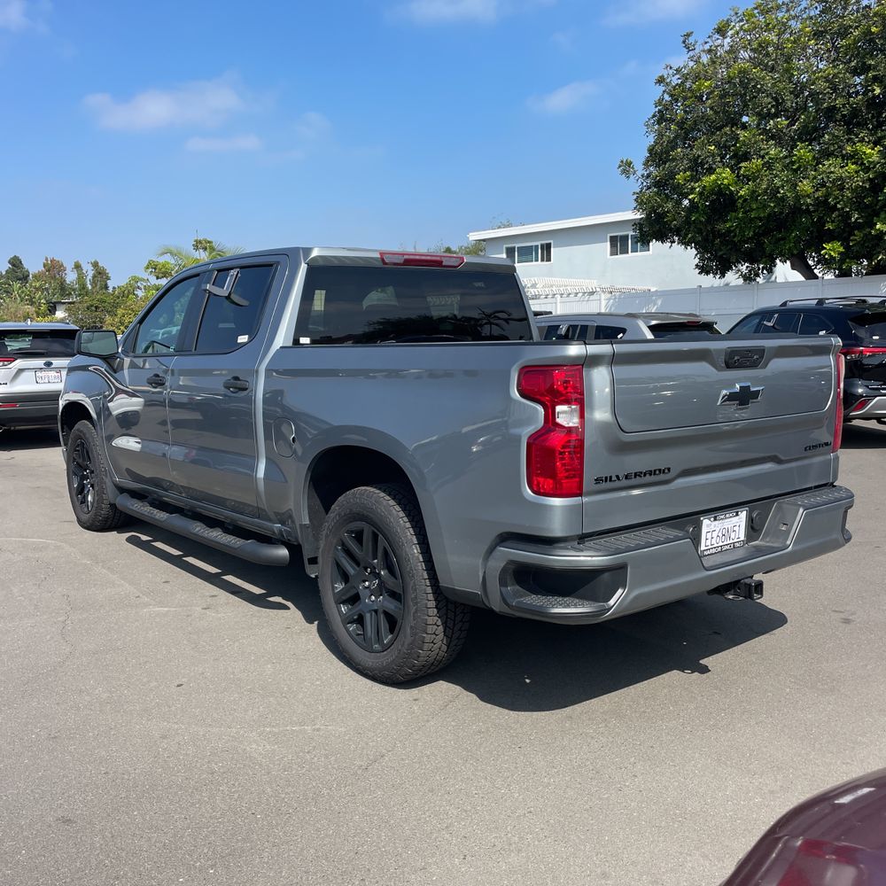 2025 Chevrolet Silverado 1500 Custom