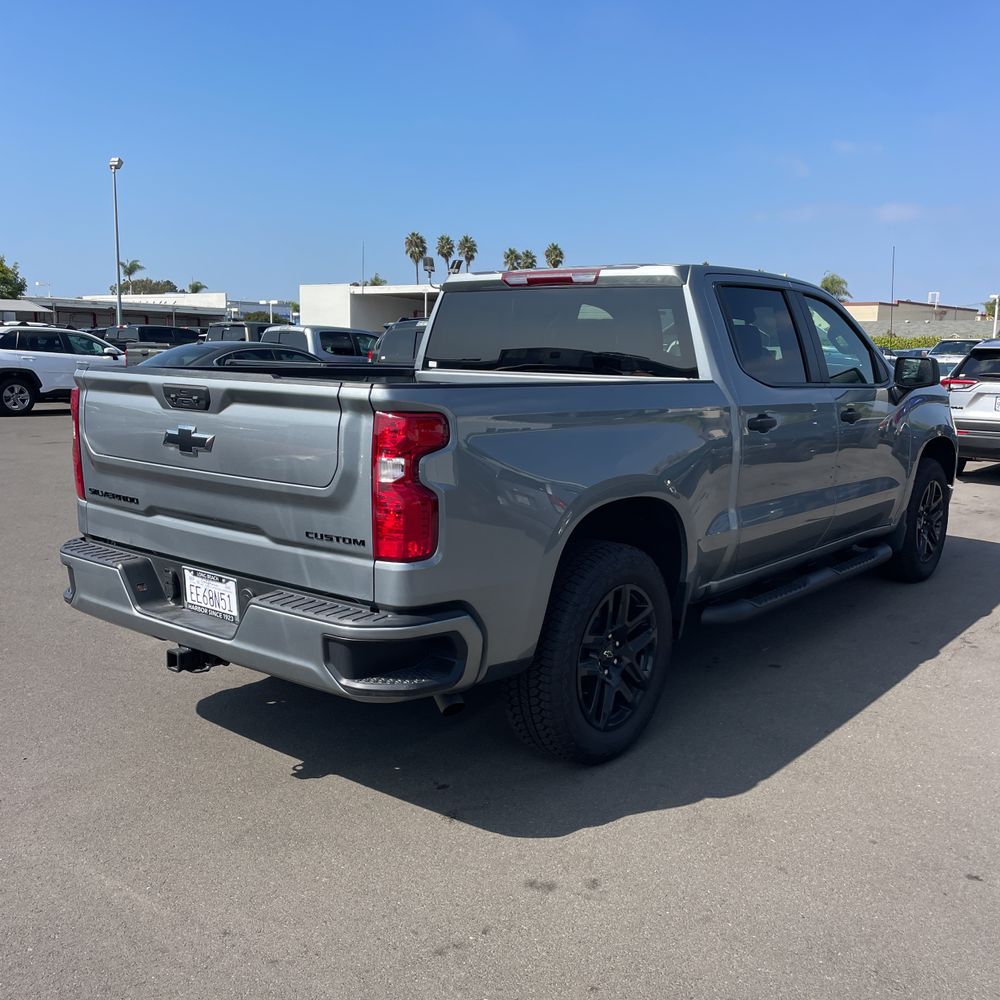 2025 Chevrolet Silverado 1500 Custom