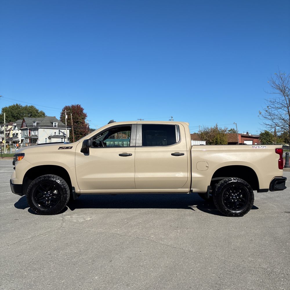 2023 Chevrolet Silverado 1500 Custom Trail Boss