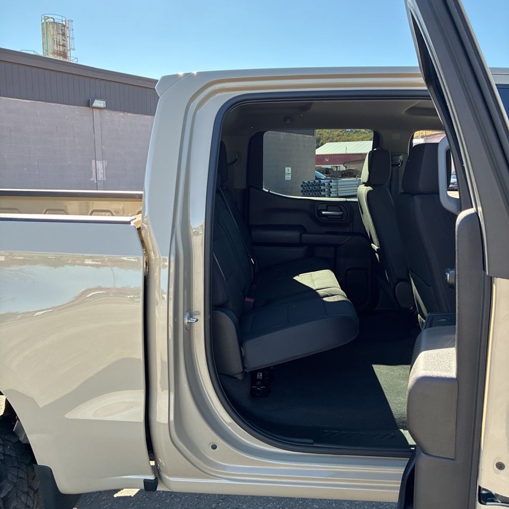 2023 Chevrolet Silverado 1500 Custom Trail Boss