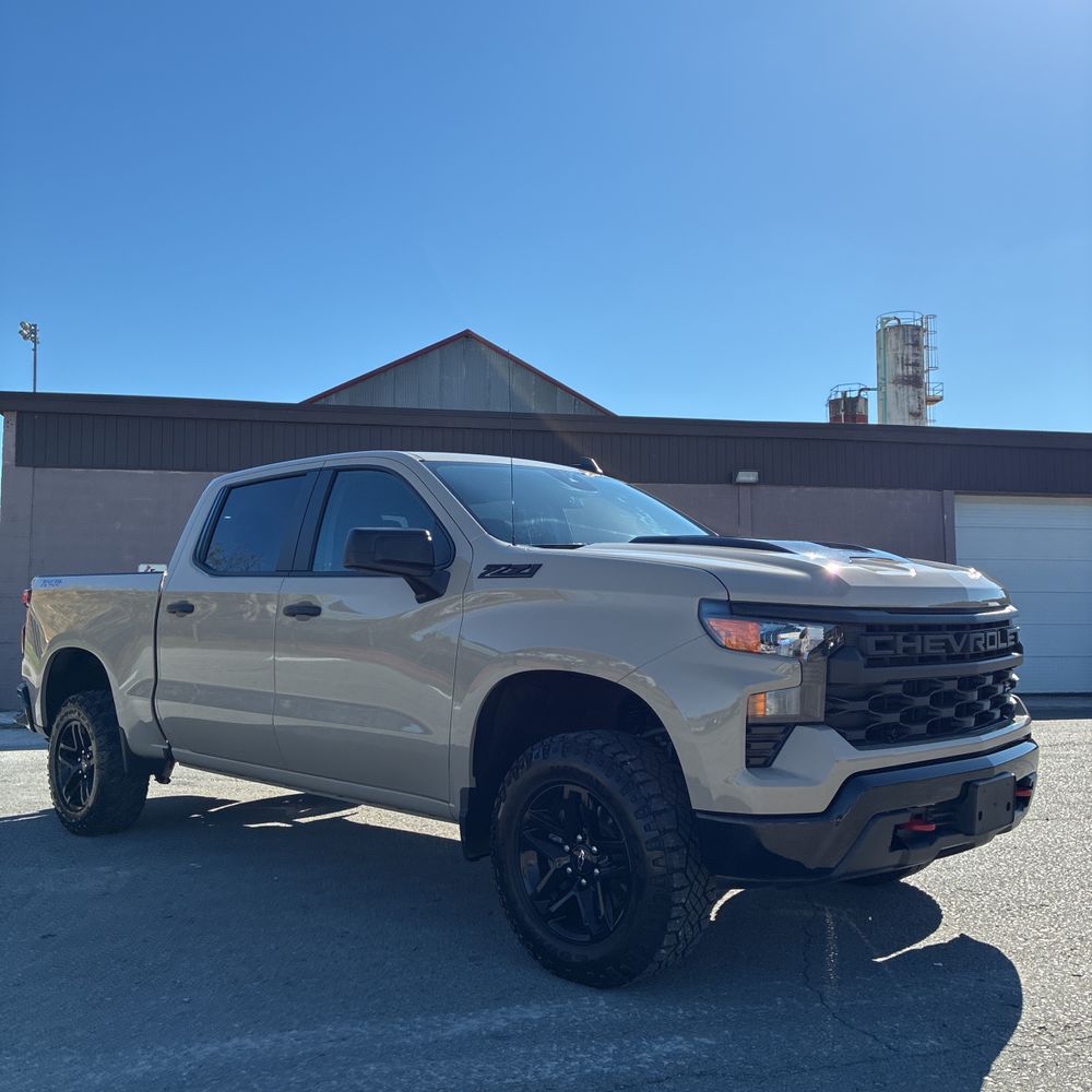 2023 Chevrolet Silverado 1500 Custom Trail Boss
